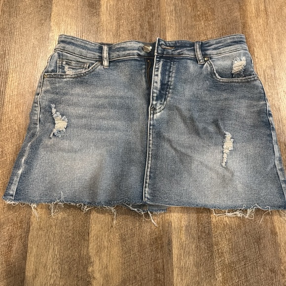 New worn denim skirt from amazon - Picture 2 of 4